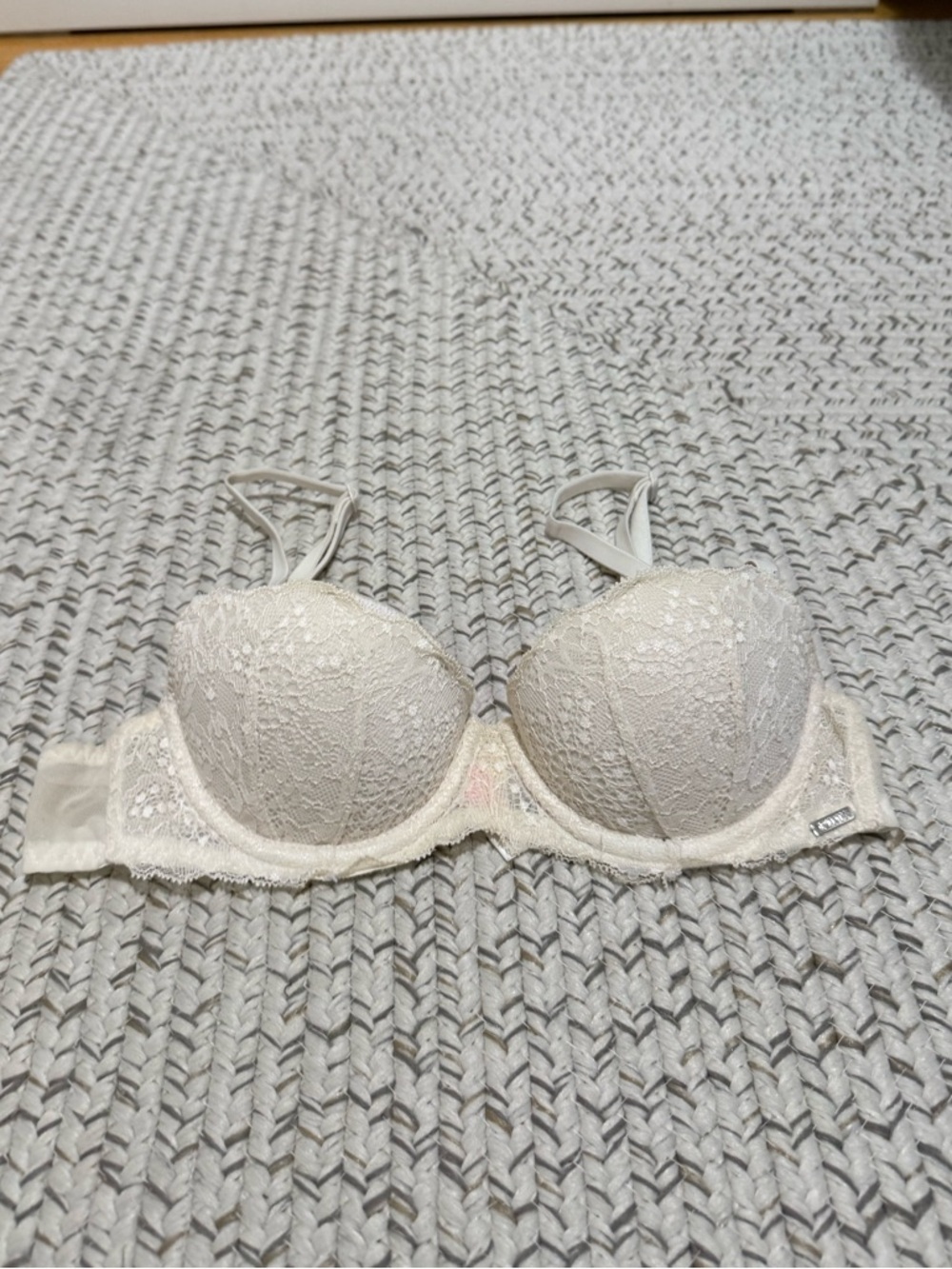 BUNDLE of 2 Victoria’s Secret PINK Date Push-Up Balconette Lace Bras, Size 32A - Picture 8 of 12